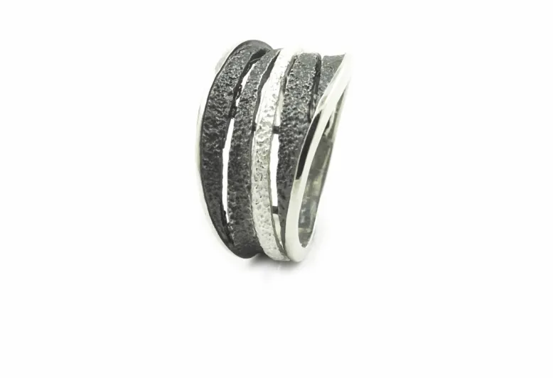 Mittlerer Ring Bori, Mattes und oxidiertes Silber