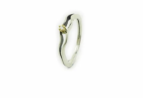 Ring Safí, Silber mit Diamant in Goldfassung