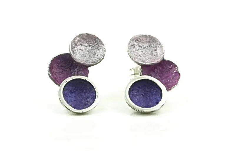 Singular violet 3 round earring 