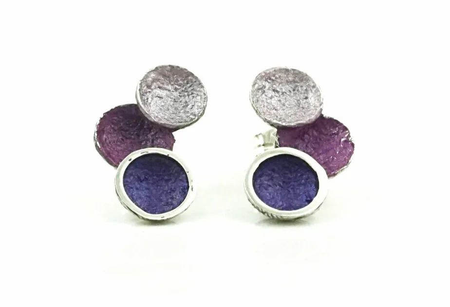 Singular violet 3 round earring 
