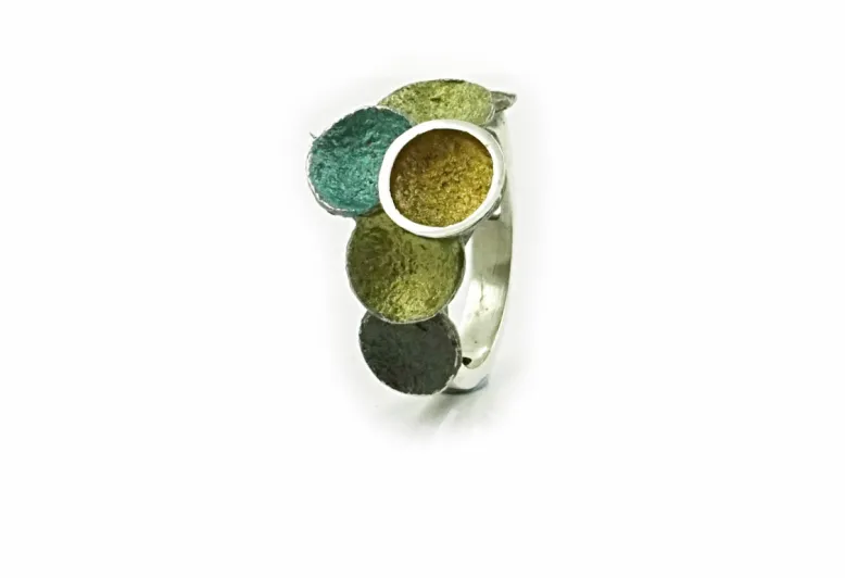Pequeño anillo verde Singular, 6 círculos