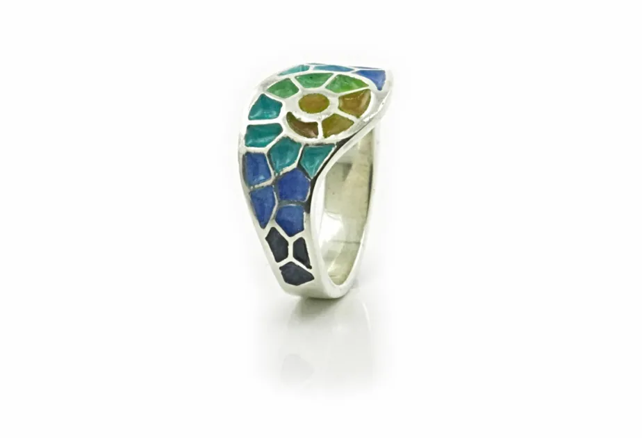 Colorful gaudí G ring