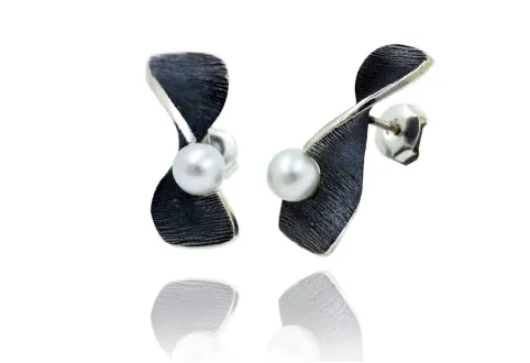 Moebius earring