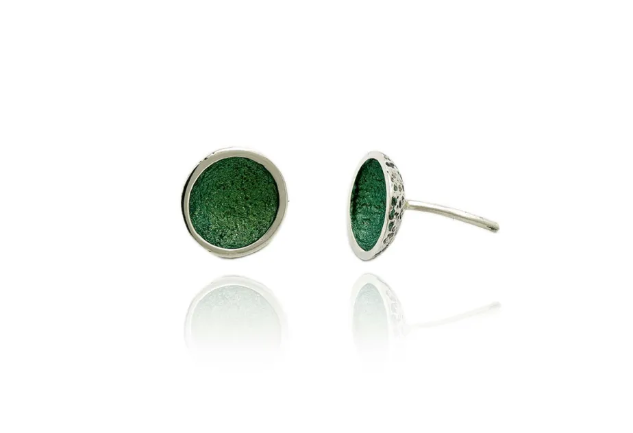 Singular Emerald green little 1 round earring