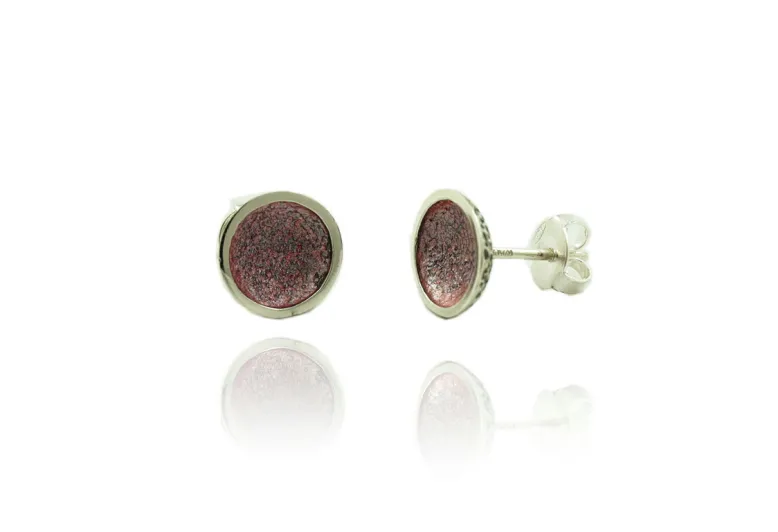 Singular pink little 1 round earring