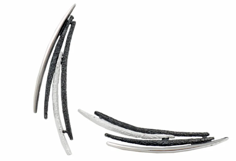 Dynamic big earring