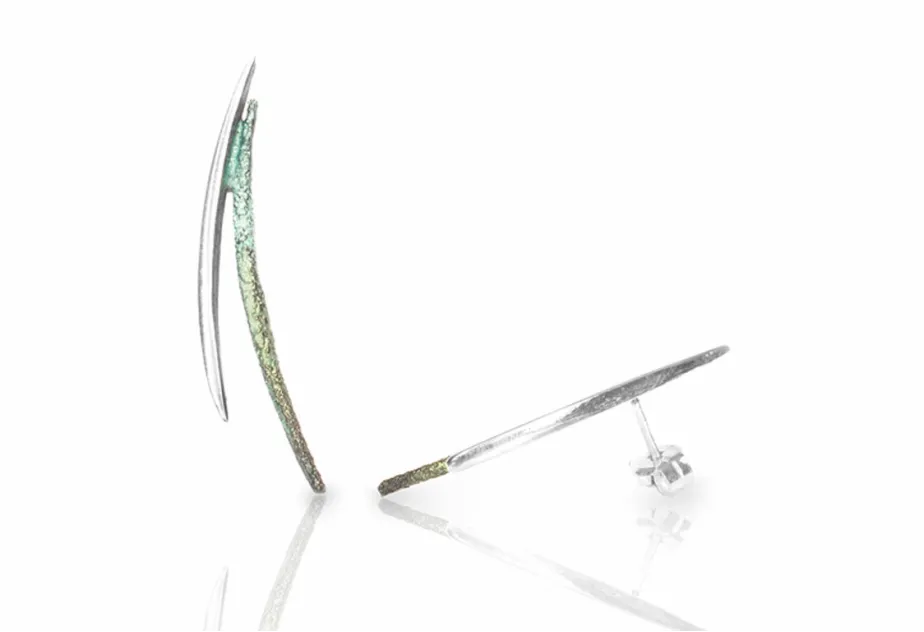 Dynamic MAragda green medium earring