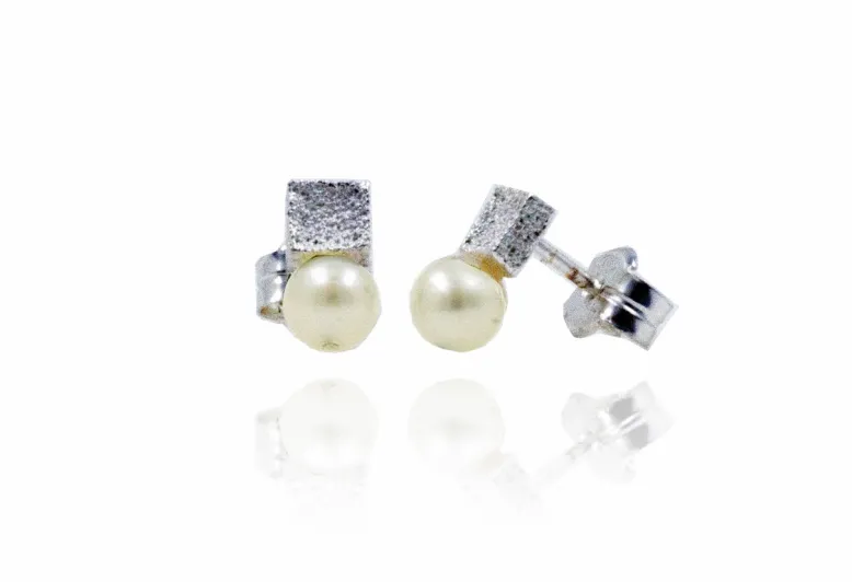 Pendientes TOY Cuadrados Medianos con Perla
