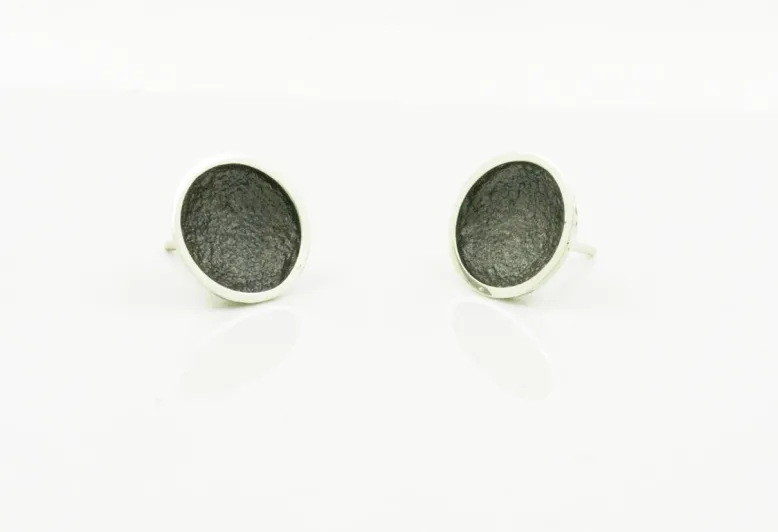 Pendientes Singular Medianos Grises