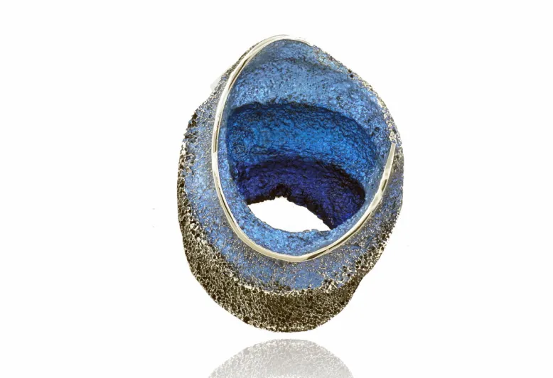 Electric-blue Sinera big pendant