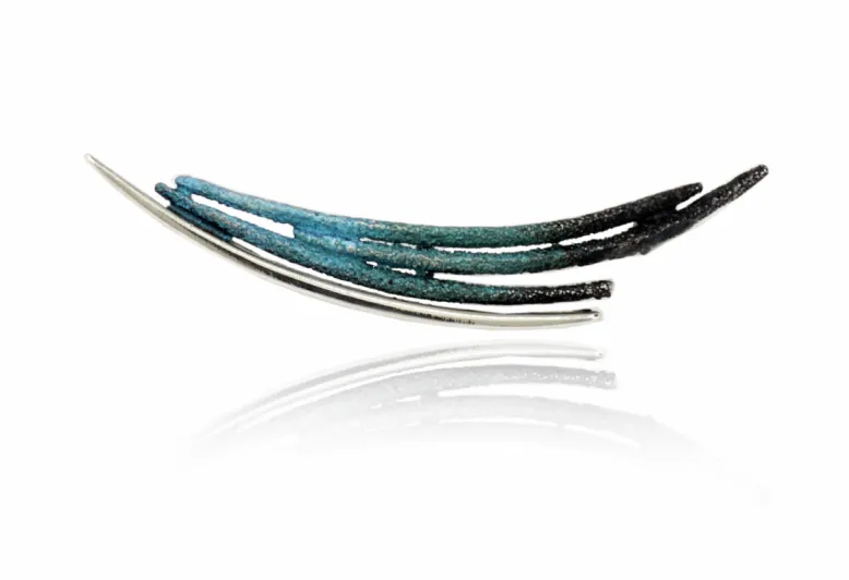 Dynamic blue pendant