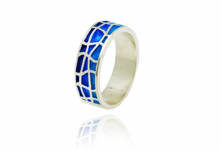 Ring blue