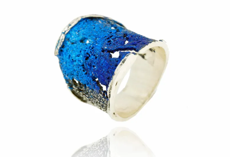 Großer elektrisch-blauer Ring Intenzza