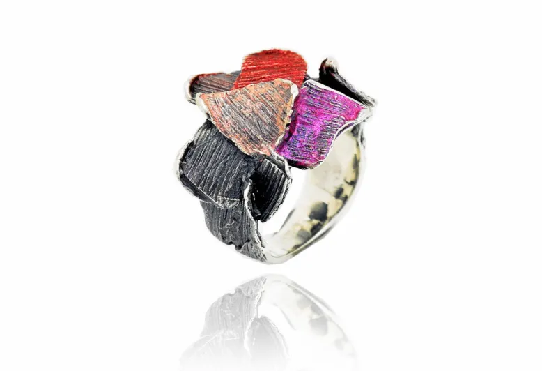 Anillo Summum pequeño rojo