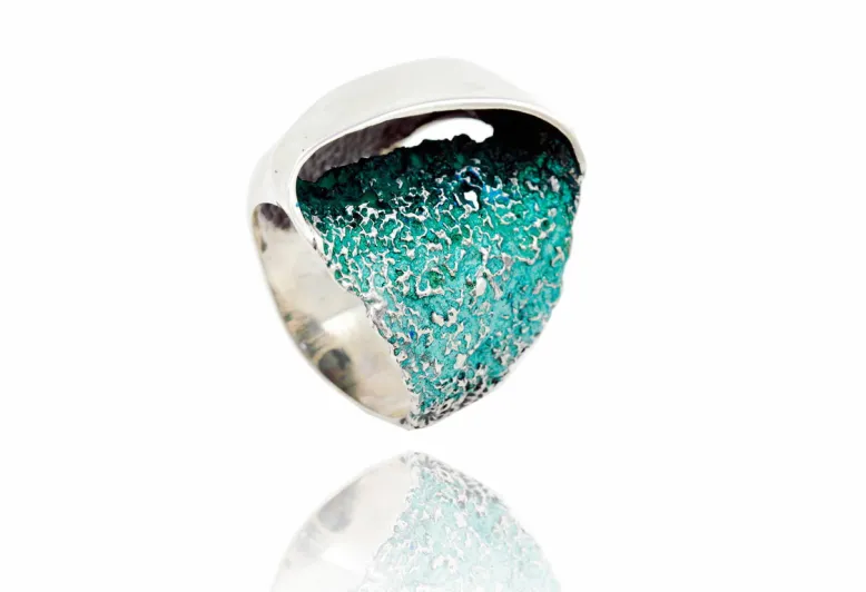 Emerald-green Gala big ring