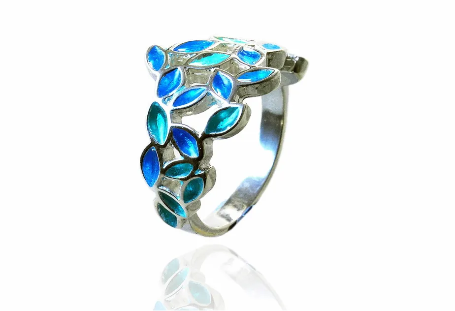 Anillo hojas pinnada azul
