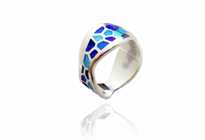 Serpenti blue ring