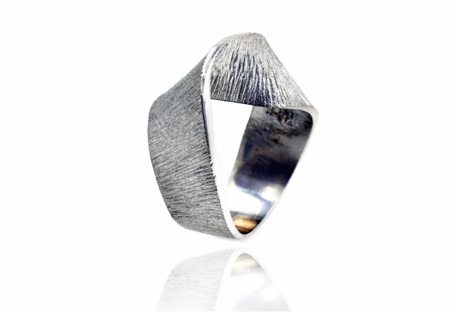 Anillo Moebius Grande