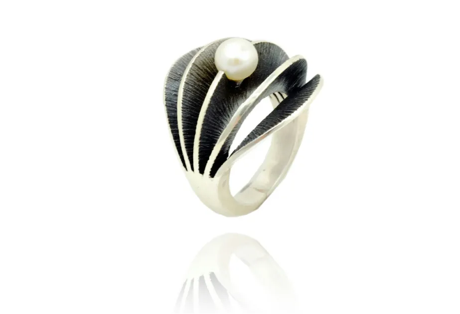 Anillo Trova grande perla