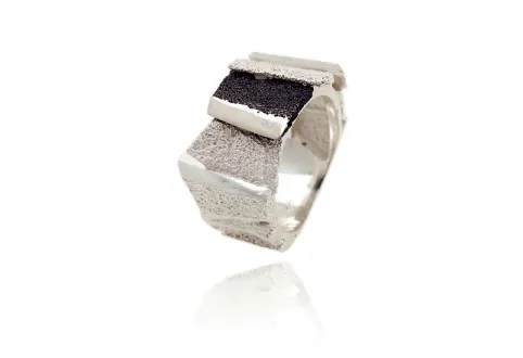 Equilibri ring