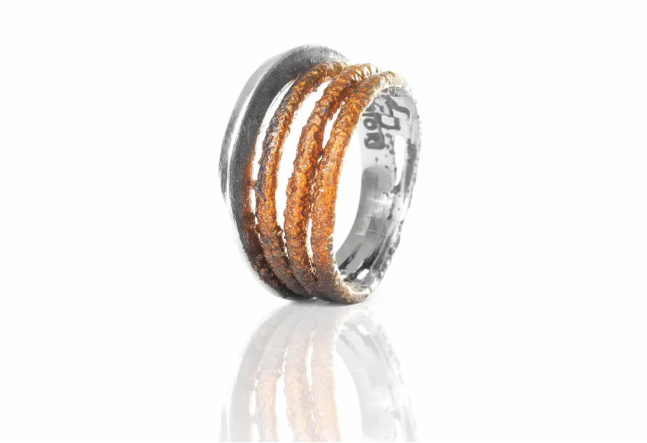 Anillo Dynamic Pequeño Ocre
