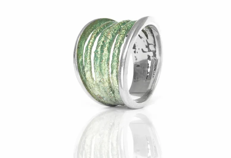 Anillo Dynamic Grande Verde Esmeralda