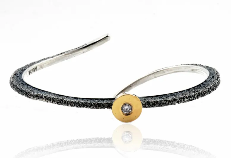 Strukturierter Armreif Nil, Diamant konische Fassung