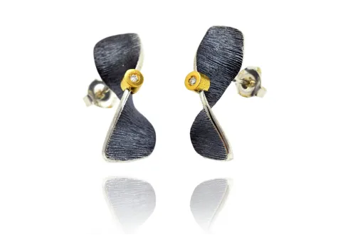 Moebius big earring 2