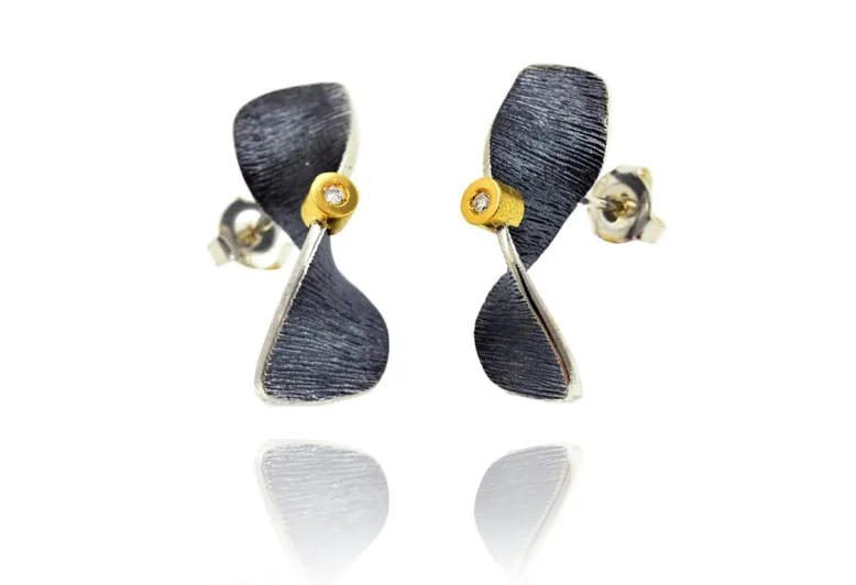 Moebius big earring