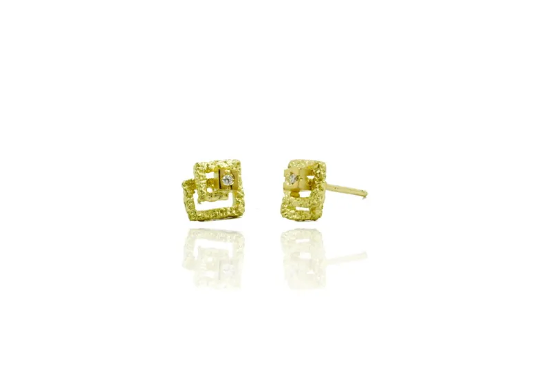 Pendientes cuadrados texturizados Zoom, con diamantes, plata y oro