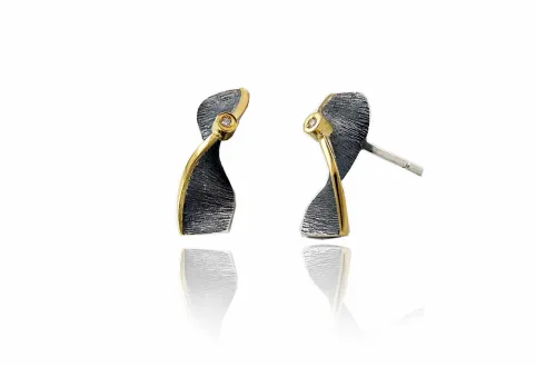 Moebius little earring