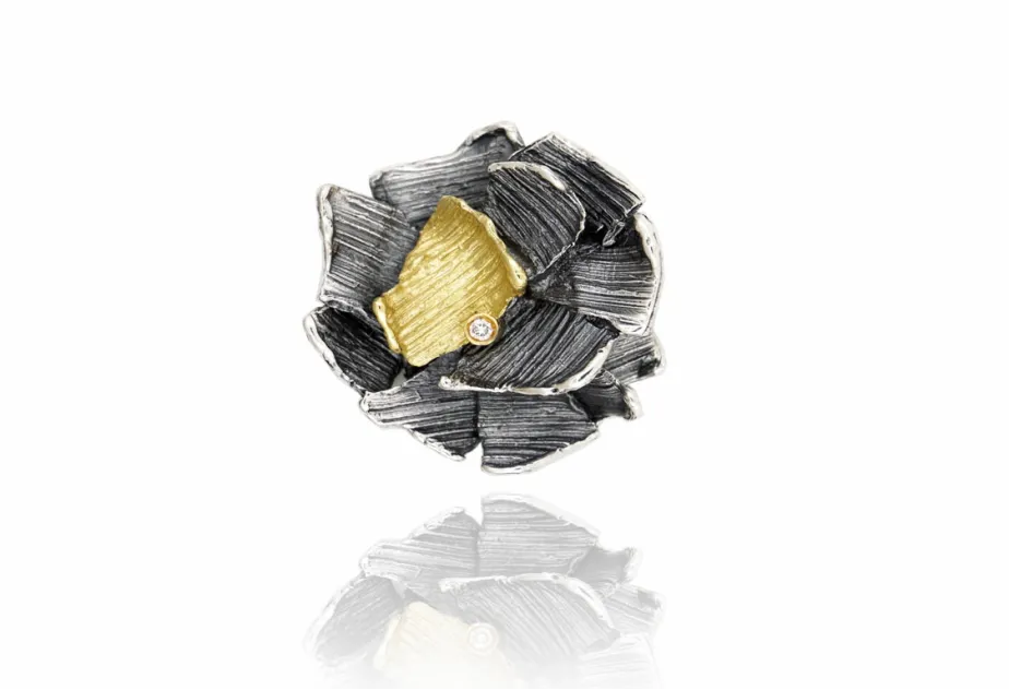 Colgante summum pequeño plata y oro