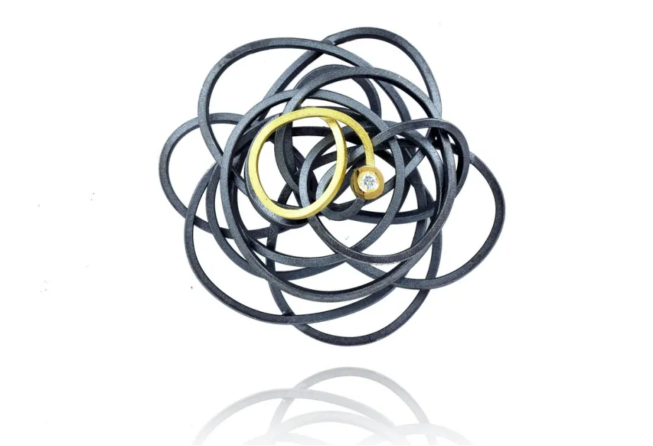 Kleiner Anhänger Caos, Silver und Goldstrang mit Diamant