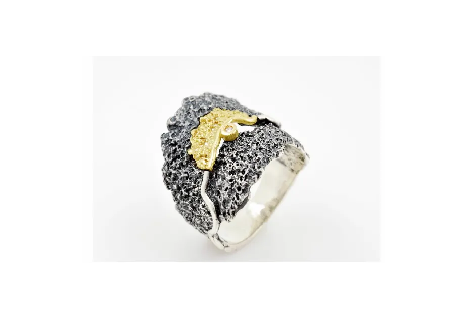 Indic ring 