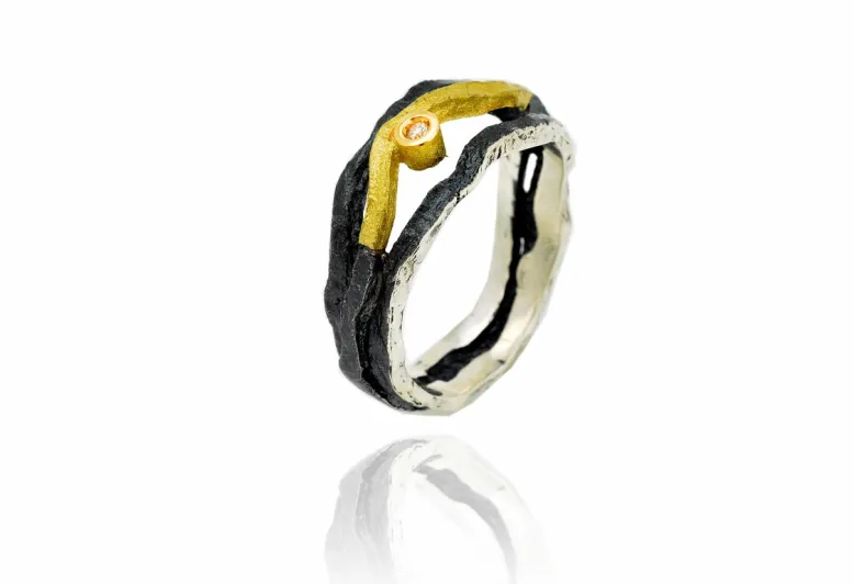 Mittelgroßer Ring Forza, Silber und Gold
