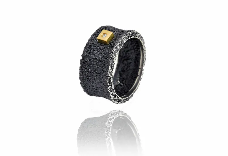 Anillo Geo cuadrado or+br alianza plana