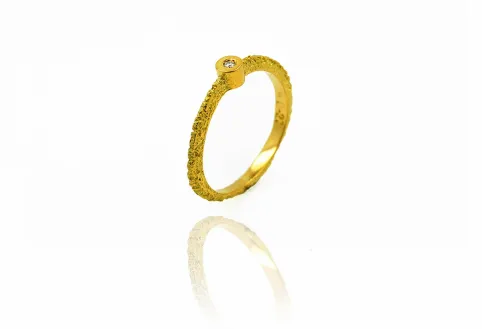 Texturierter Goldring Kora