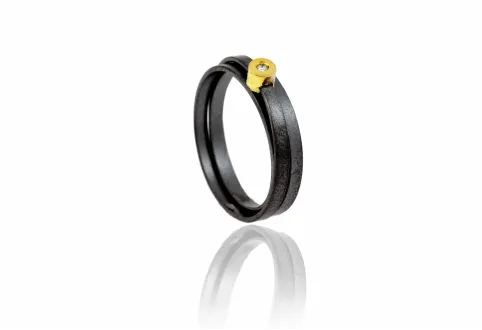 Ring Lux, 2mm Silber, mit Diamant in runder Goldfassung