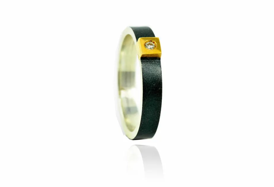 Ehering Domen, Diamant in quadratischer Fassung