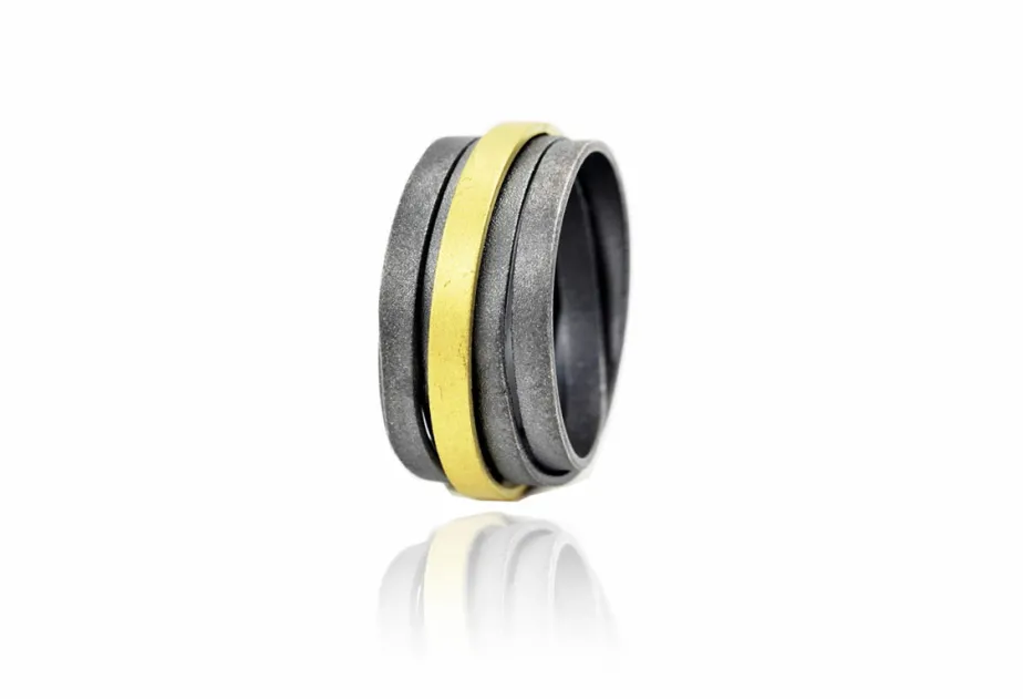 Breiter Ring Lux, mit Goldstrang