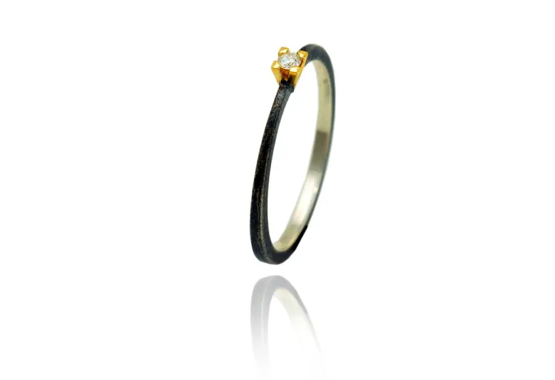 Silberring Nil mirt Diamant in Gold gefasst