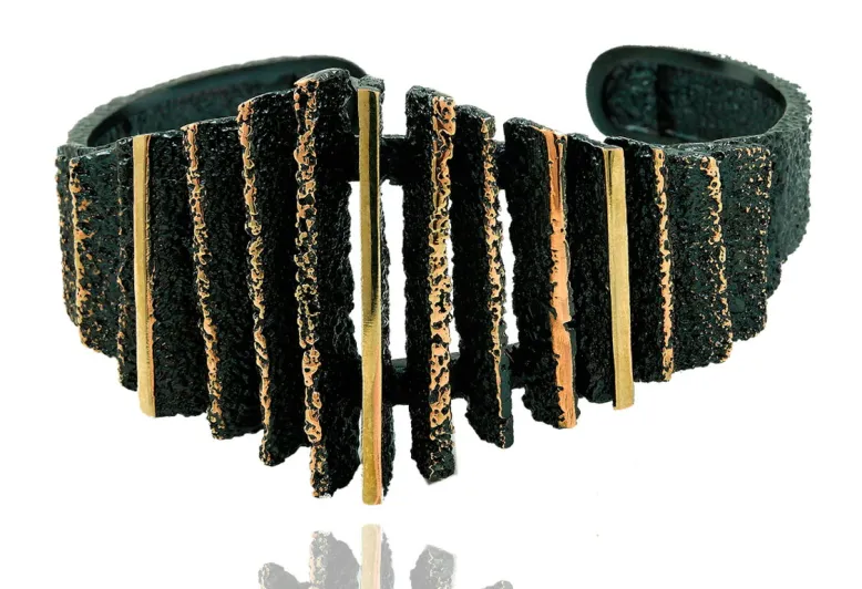 Esclava Junc GoldenBlack