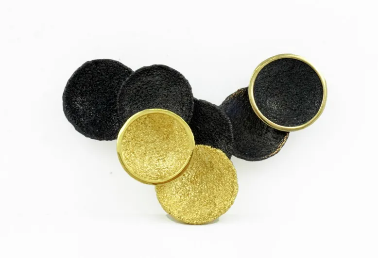 GoldenBlack Premium-Anhänger Singular