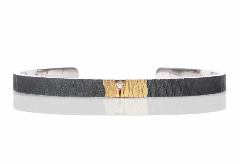 Armreif Delta, Silber und Gold