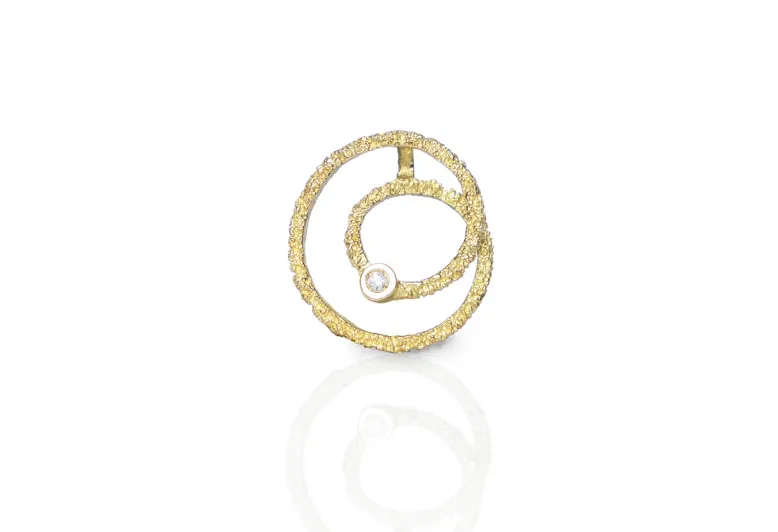 Narrow Textured Round Zoom Pendant, Gold with Diamond