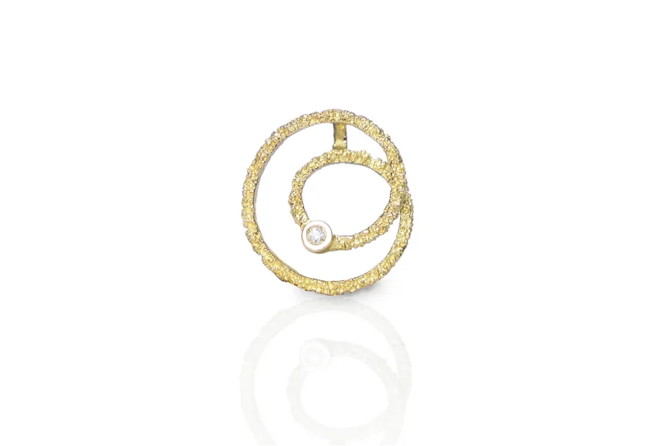 Narrow Textured Round Zoom Pendant, Gold with Diamond