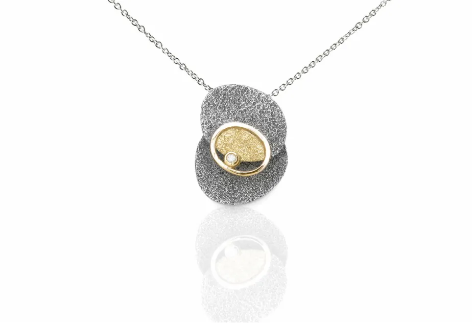 Anhänger Arusa, Silber und Gold mit Diamant