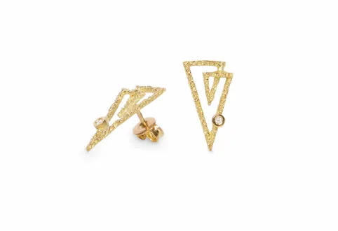 Texturierte dreieckige Ohrringe Zoom, Gold mit Diamant