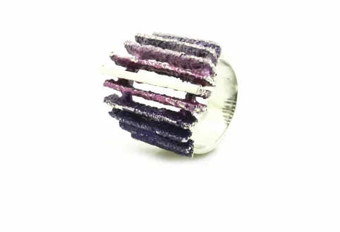 Anillo Junc violeta grande