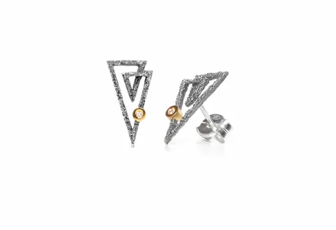 Texturierte dreieckige Ohrringe Zoom, Silber und Gold mit Diamant